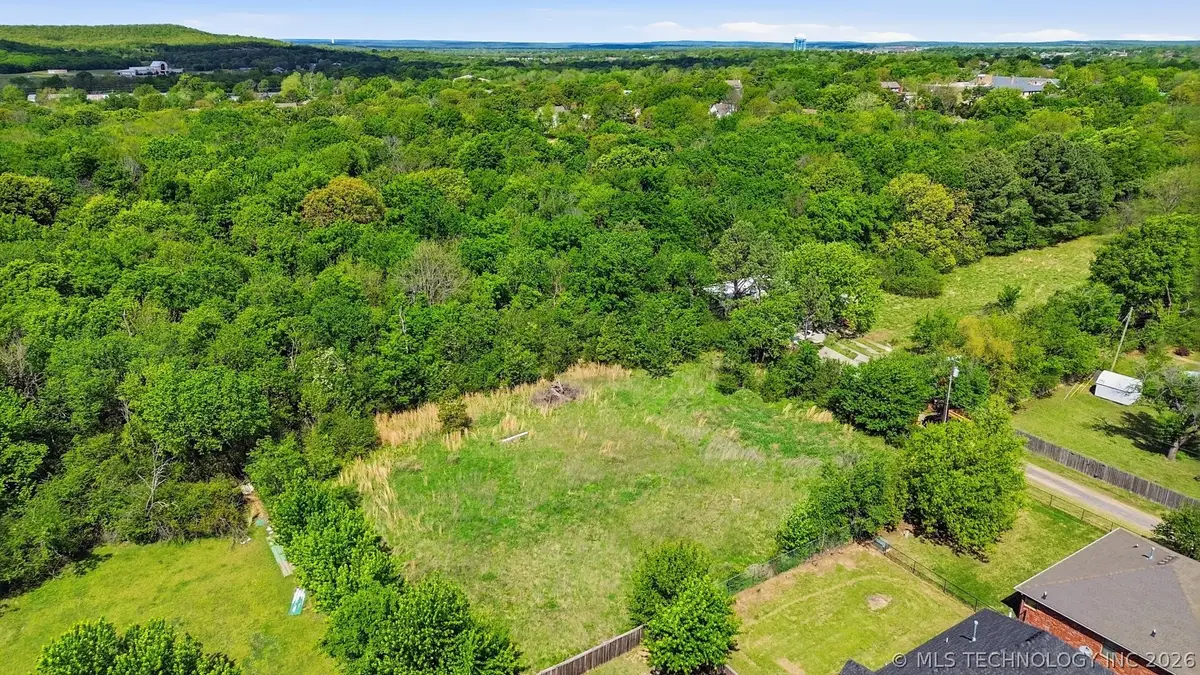 1325 S 9th Street, McAlester, OK 74501 - #1