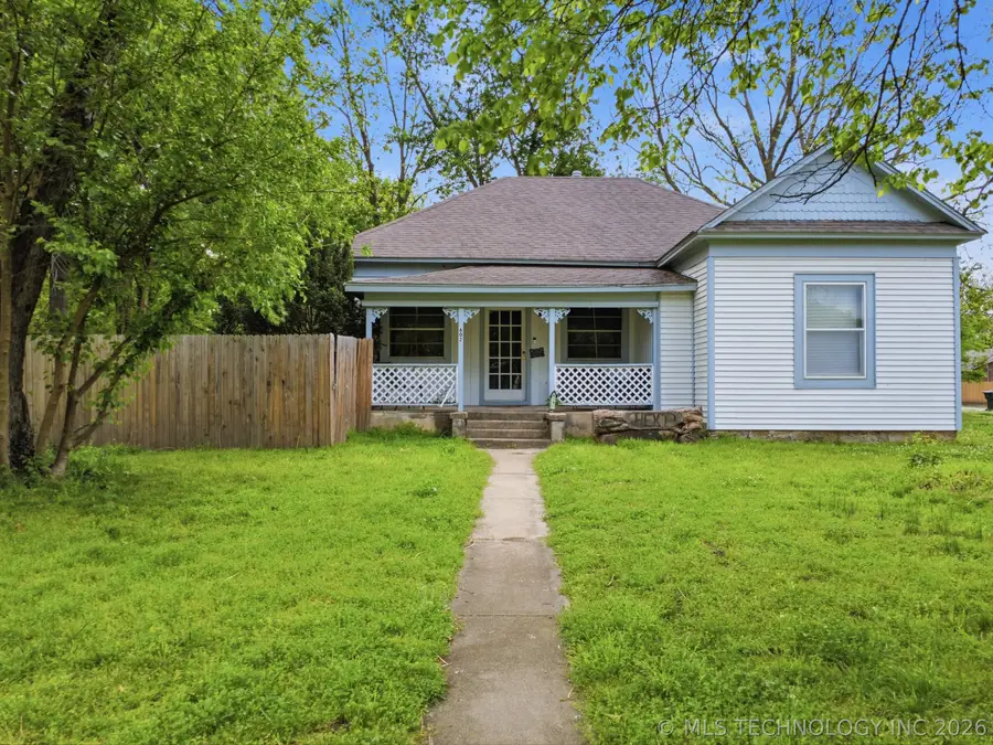 602 N Muskogee Avenue, Claremore, OK 74017 - #2