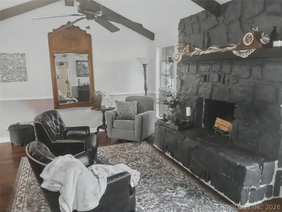 602 S Powell Avenue, Wagoner, OK 74467 - #2