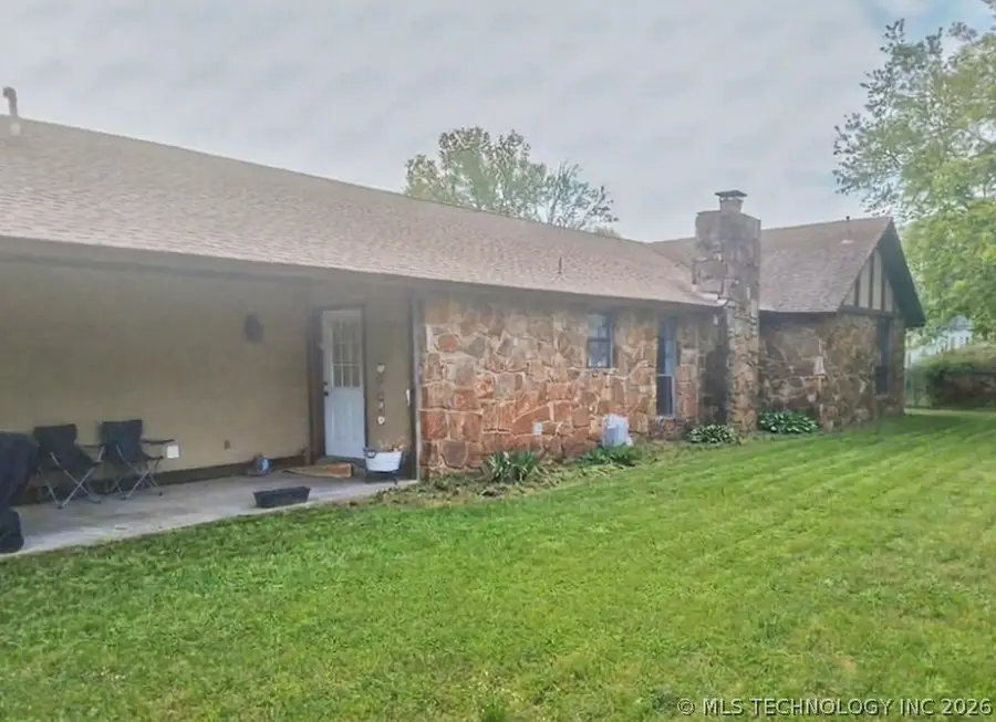 602 S Powell Avenue, Wagoner, OK 74467 - #3