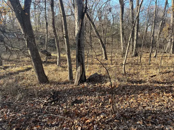 Kansas Drive, Grove, OK 74344