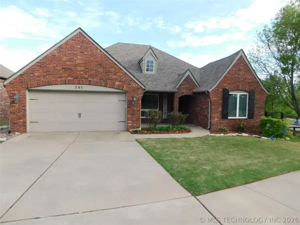 745 W Helena Street, Broken Arrow, OK 74012