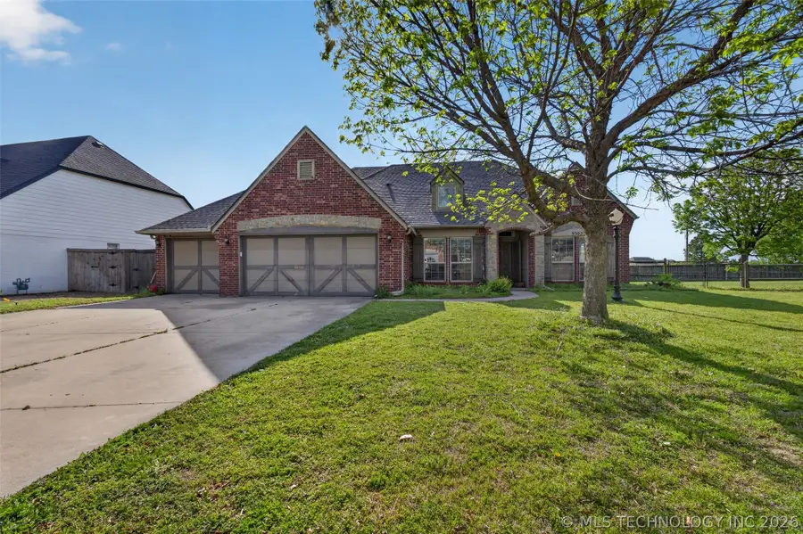 9302 N 98th East Court, Owasso, OK 74055 - #3