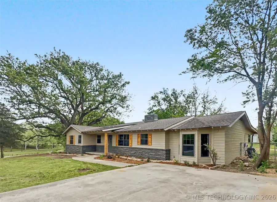 1421 E 18th, Ada, OK 74820 - #2