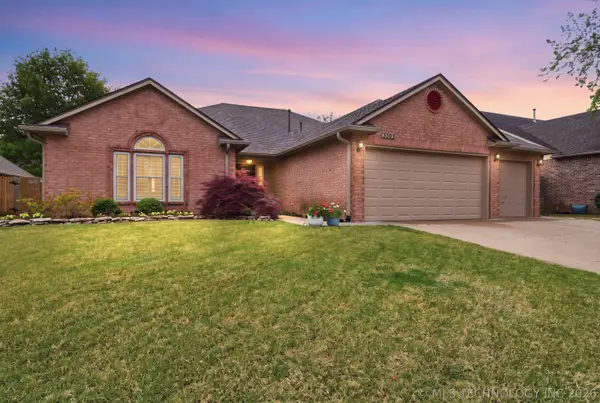 3703 W Boston Court, Broken Arrow, OK 74012