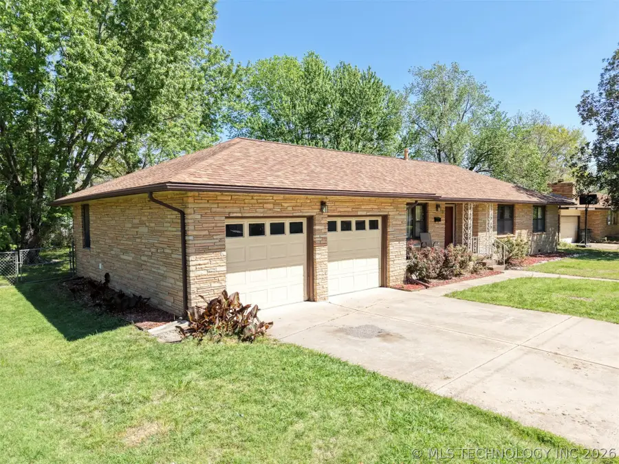 17 W Chestnut Street, Skiatook, OK 74070 - #2