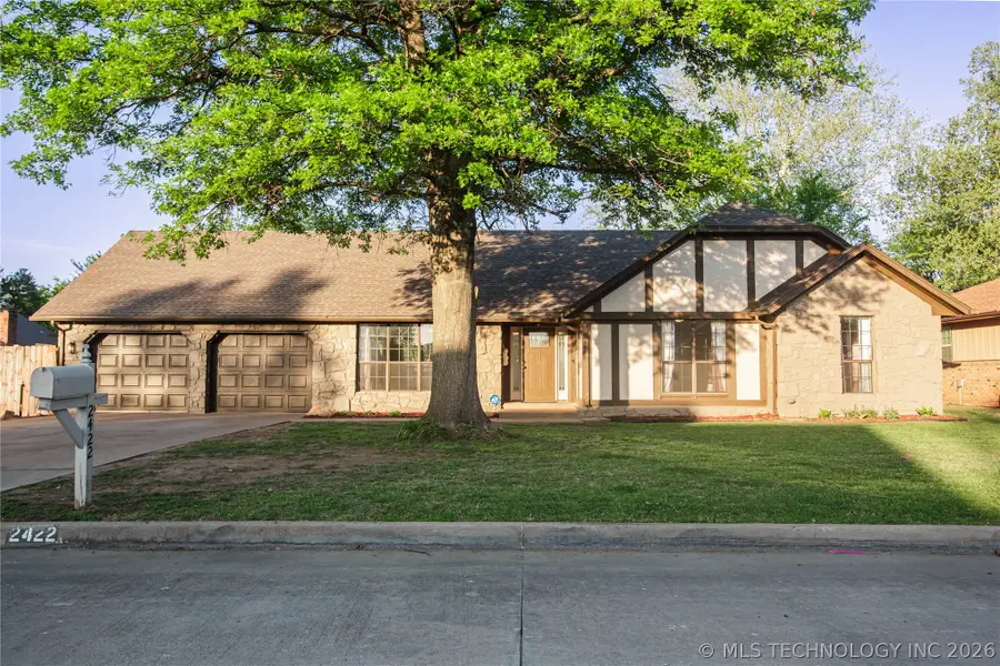 2422 S Maywood Drive, Claremore, OK 74017 - #2