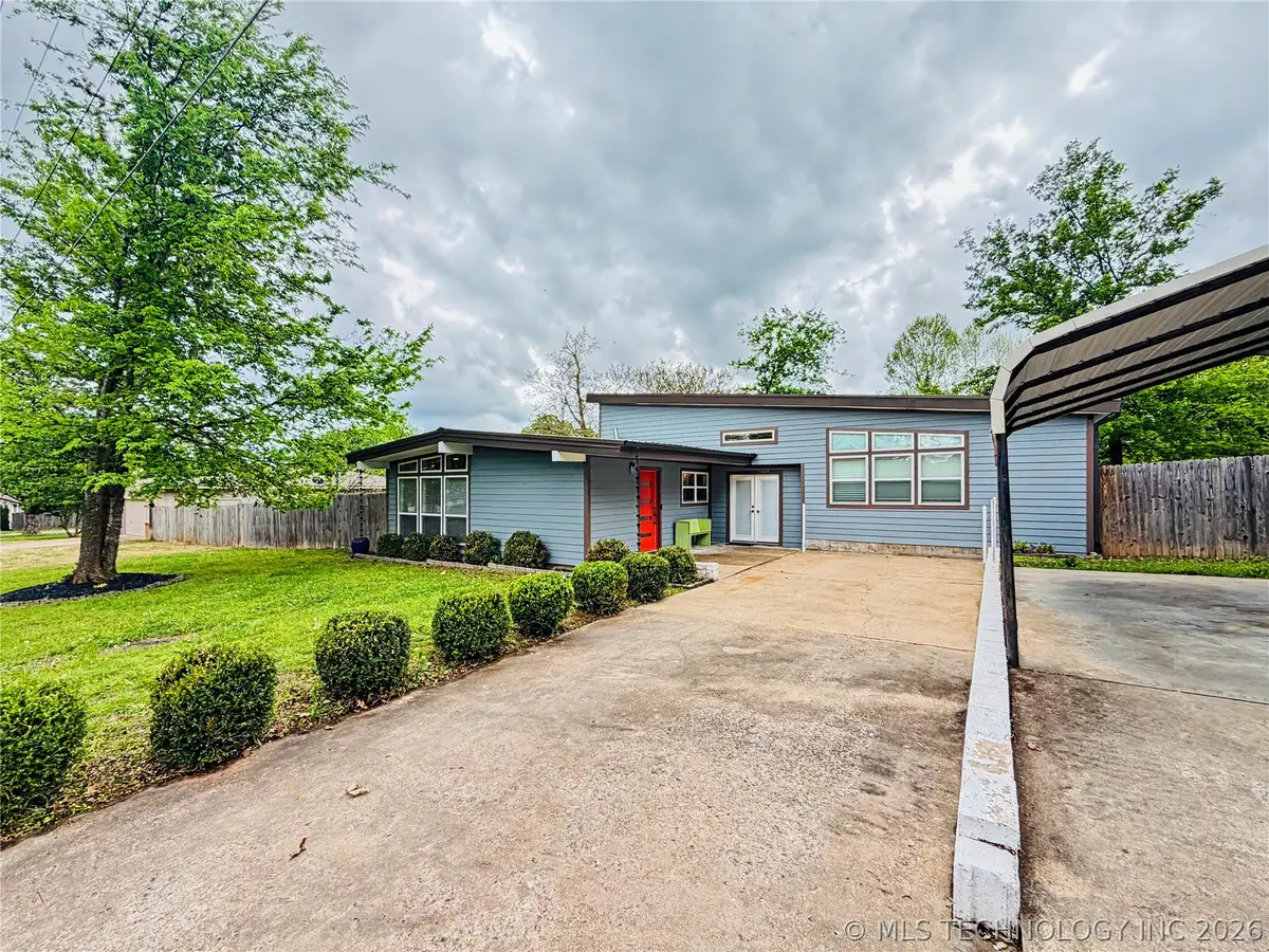 1002 Hillcrest Avenue, Tahlequah, OK 74464 - #1