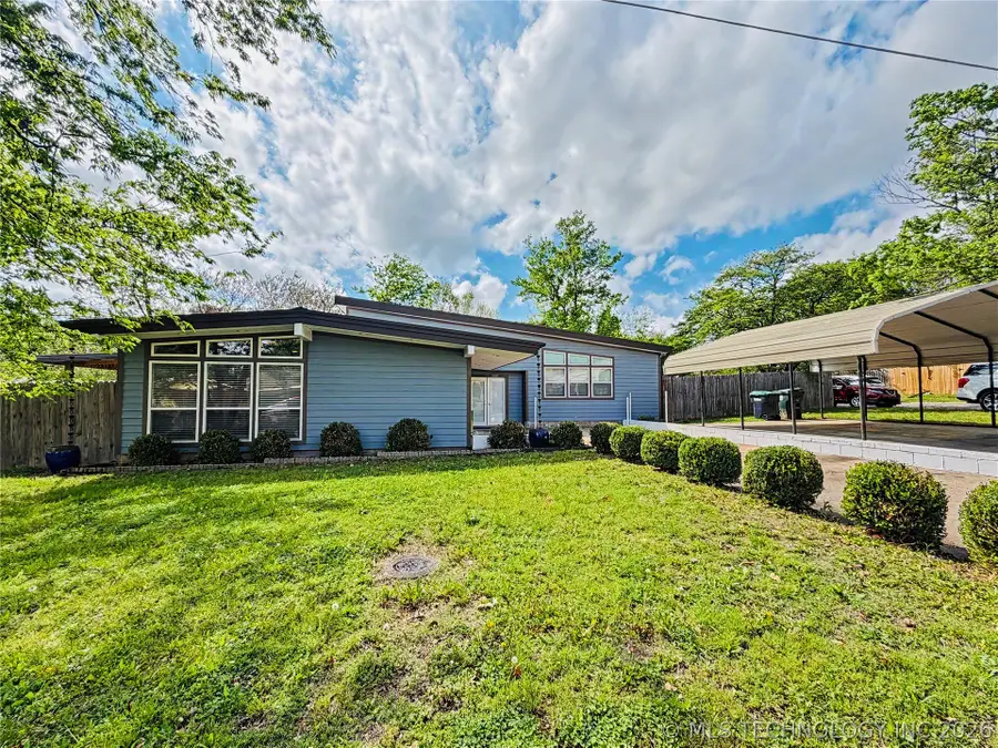 1002 Hillcrest Avenue, Tahlequah, OK 74464 - #2