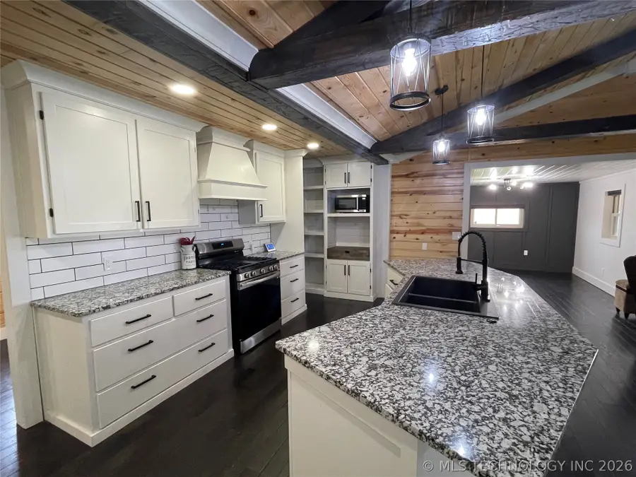 501 N Dorothy Avenue, Claremore, OK 74017 - #3