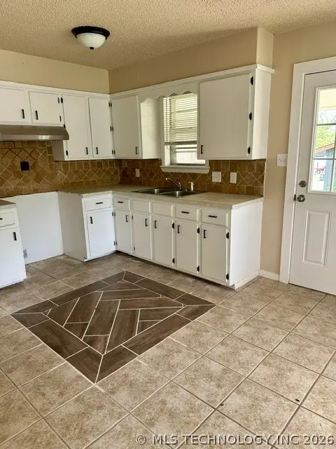 608 NW Lane, Kingston, OK 73439 - #3