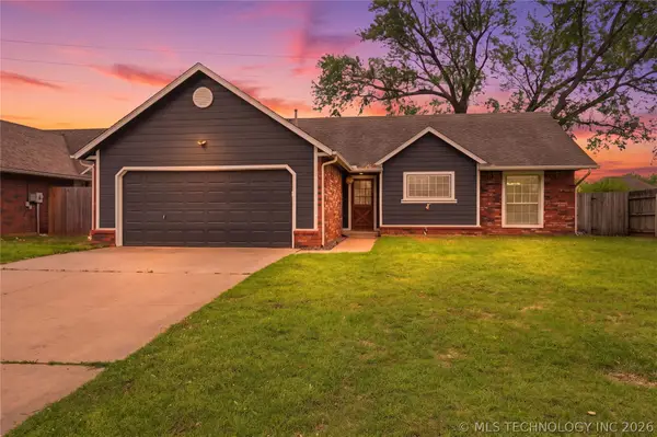 8806 E 135th Street S, Bixby, OK 74008
