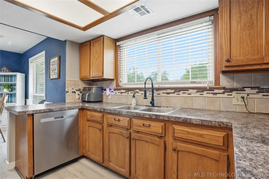 8806 E 135th Street S, Bixby, OK 74008 - #3