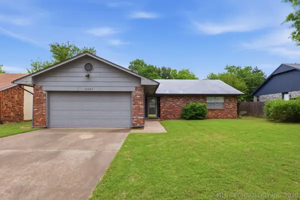 3207 S Skylane Drive, Sand Springs, OK 74063