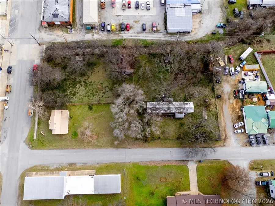 1 W Ross Street, Locust Grove, OK 74352 - #2