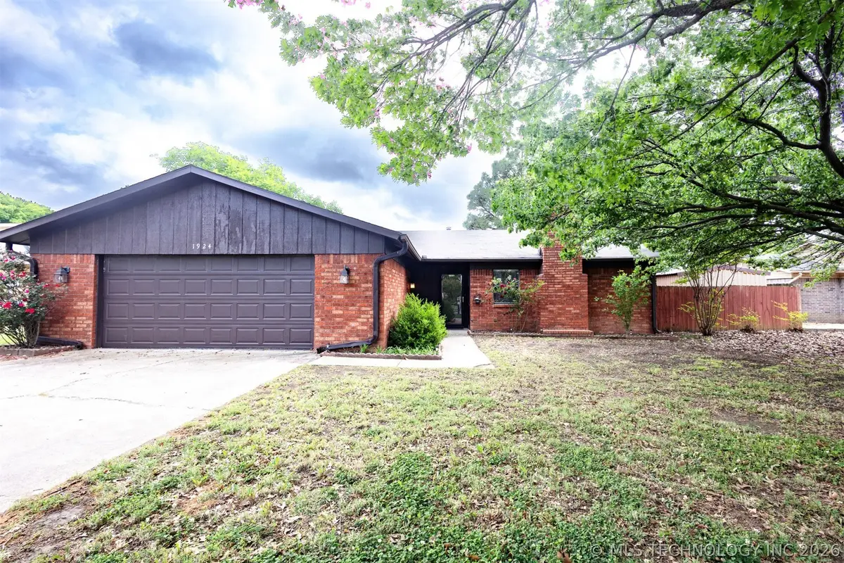 1924 9th Nw, Ardmore, OK 73401 - #1