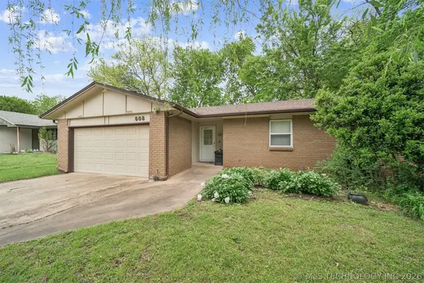 608 E Toledo Street, Broken Arrow, OK 74012