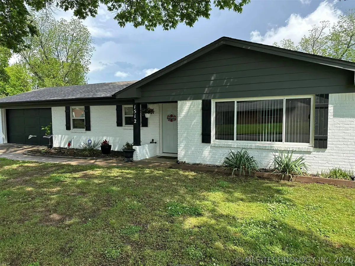 1512 Lariat Drive, Bartlesville, OK 74006 - #1