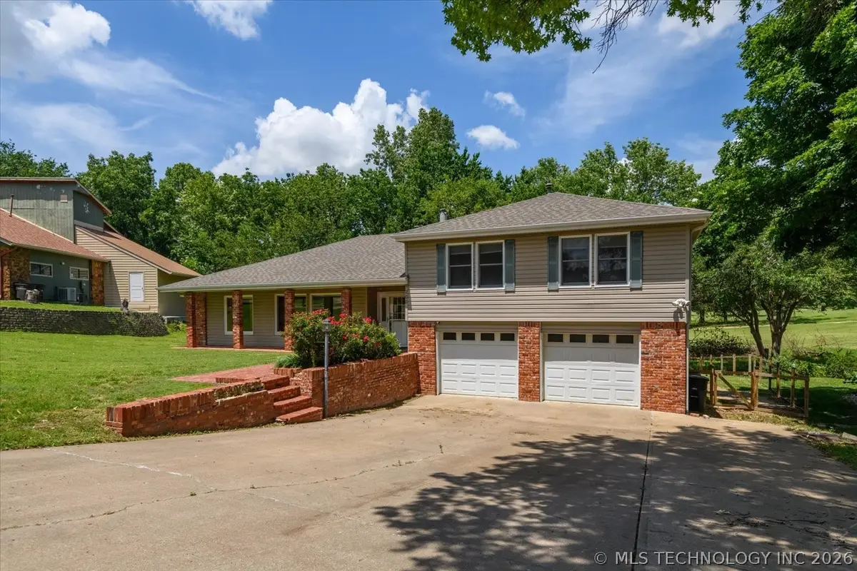 208 SE Quail Ridge Loop, Bartlesville, OK 74006 - #1