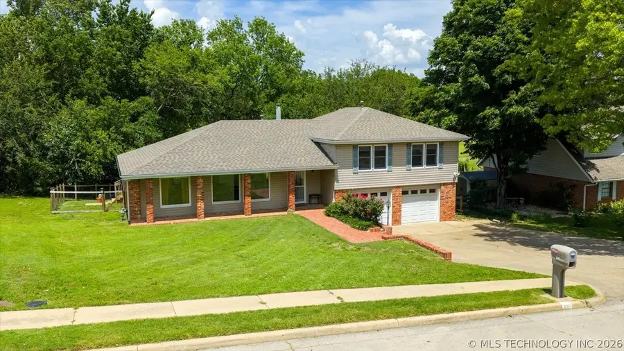 208 SE Quail Ridge Loop, Bartlesville, OK 74006 - #3