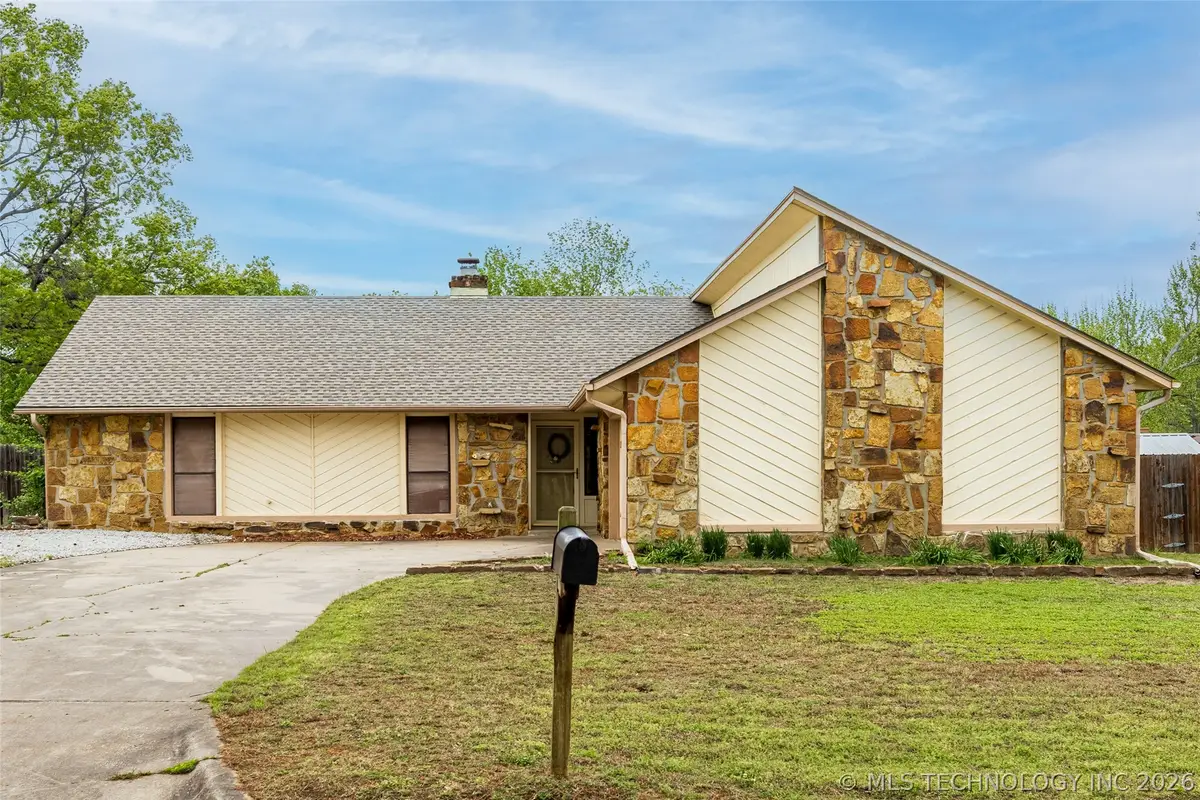 1022 N Miller Drive, Claremore, OK 74017 - #1