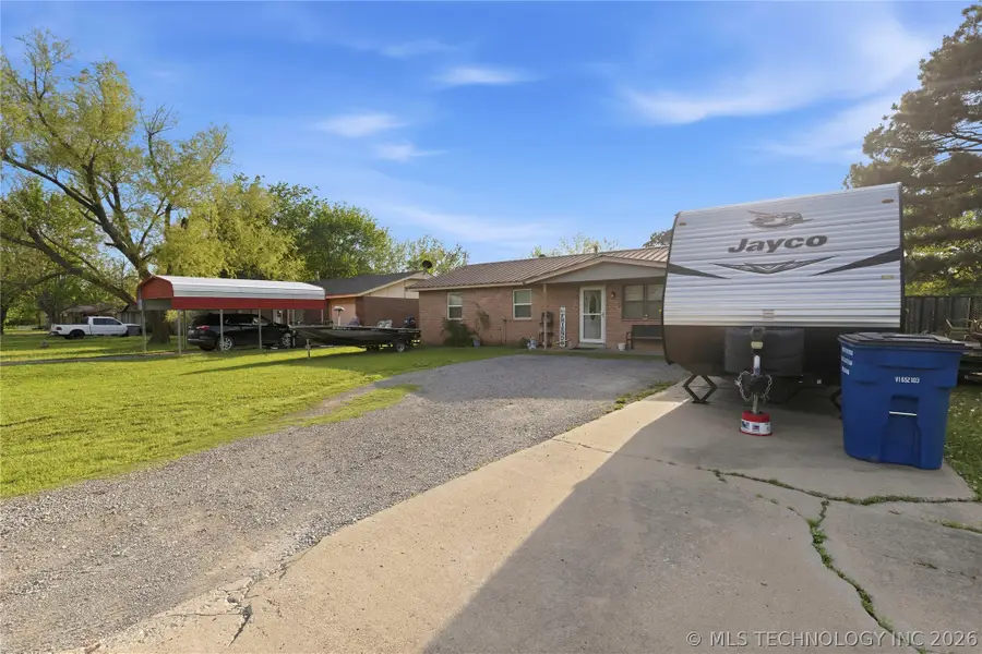 902 S Lincoln Ave Avenue, Wagoner, OK 74467 - #3
