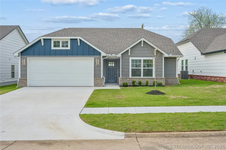1121 E Cherry Street, Cushing, OK 74023 - #2