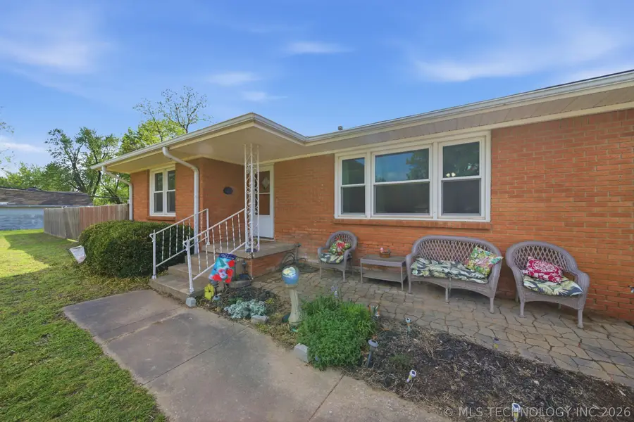 318 N 18th Street, Collinsville, OK 74021 - #3