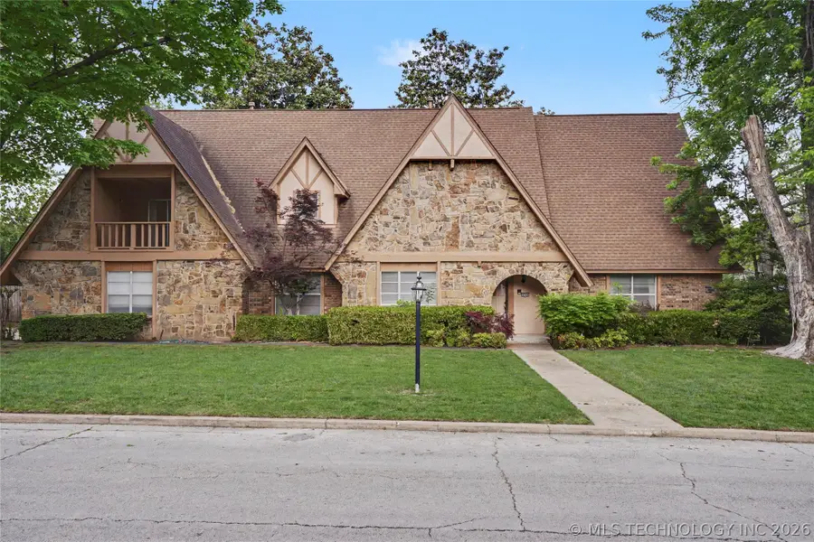 5706 S Columbia Place, Tulsa, OK 74105 - #2