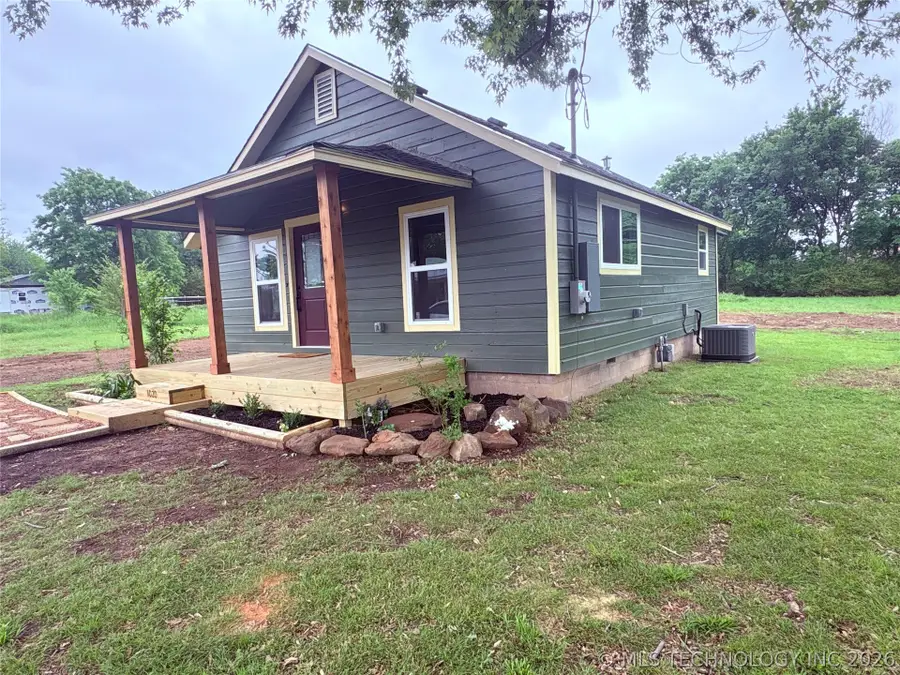 1020 W Creek Avenue, Checotah, OK 74426 - #3