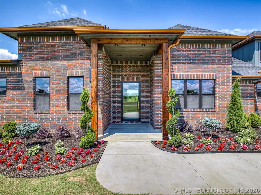 121 Ray Drive, Fort Gibson, OK 74434 - #3