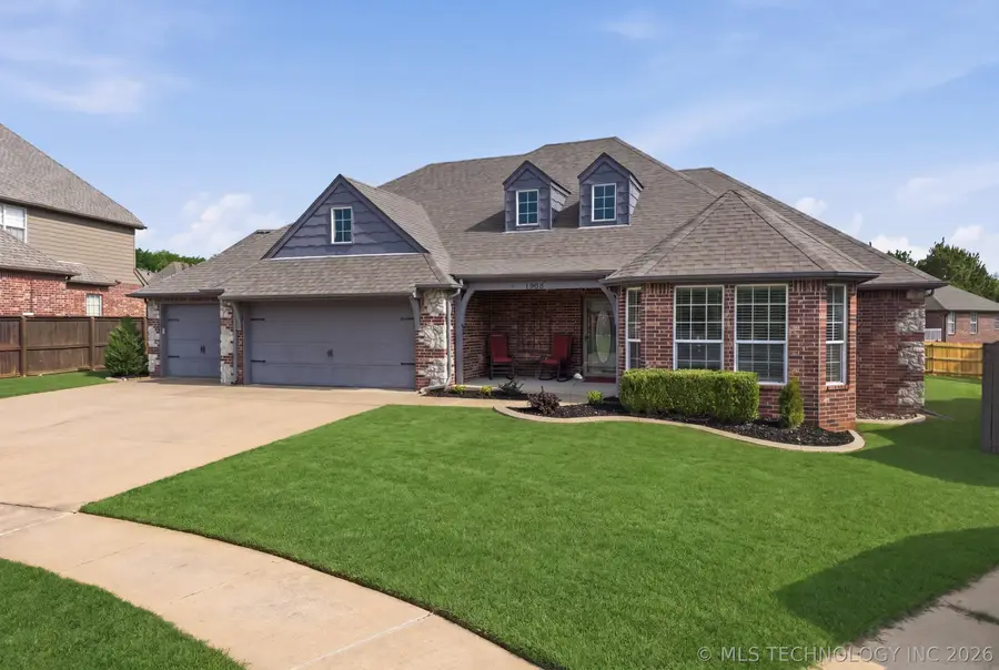 1904 E Laredo Street, Broken Arrow, OK 74012 - #2