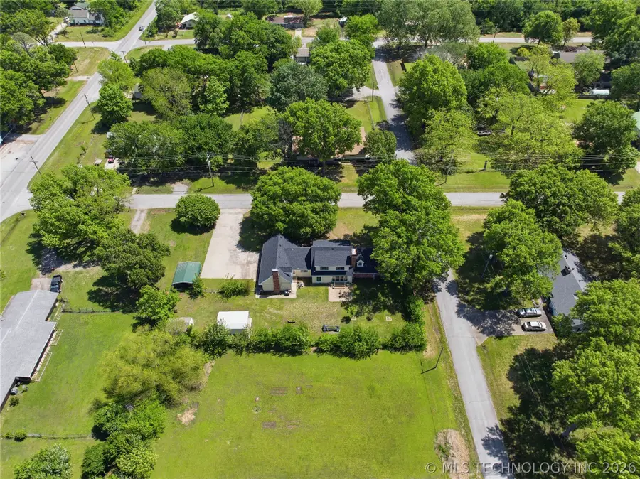 108 S Bettes Avenue, Wagoner, OK 74467 - #3