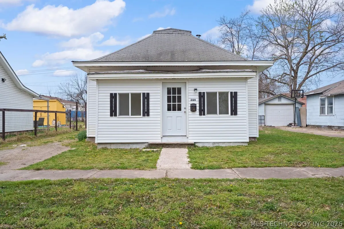 209 F Ne, Miami, OK 74354 - #1