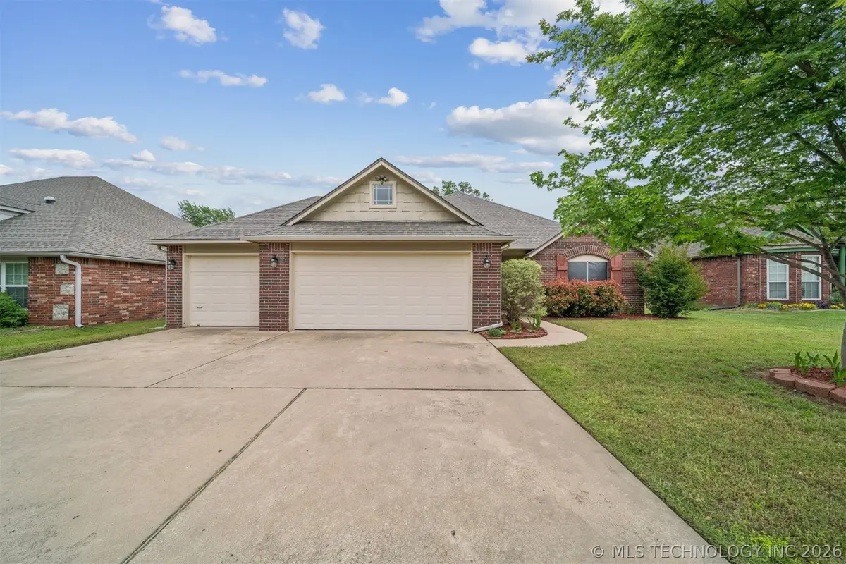 9905 N 103rd East Avenue, Owasso, OK 74055 - #1