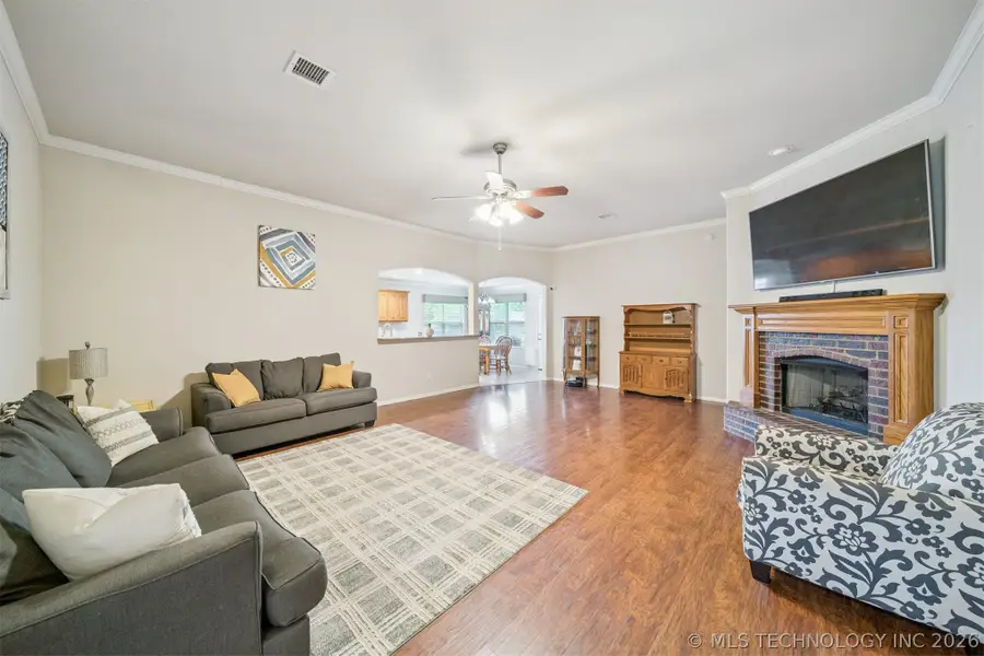 9905 N 103rd East Avenue, Owasso, OK 74055 - #2