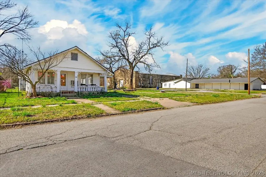 906 E 9th Street, Pawhuska, OK 74056 - #2