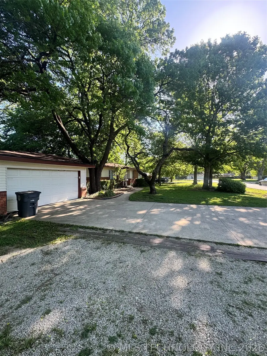 8279 E 37th Street, Tulsa, OK 74145 - #2