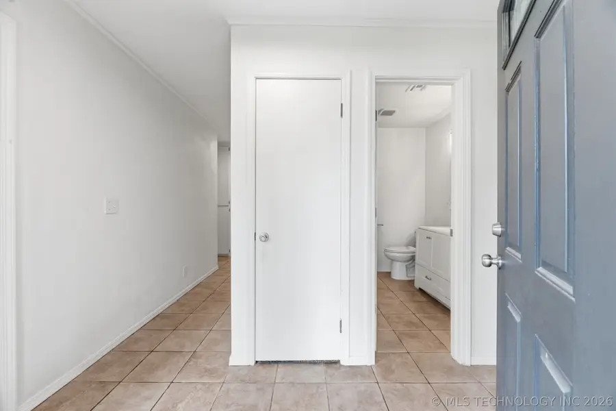 1906 Rolling Hills Drive, Bartlesville, OK 74006 - #2