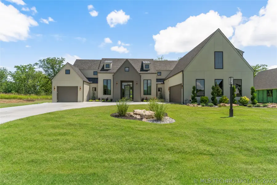 17822 E Patriot Drive, Owasso, OK 74055 - #2