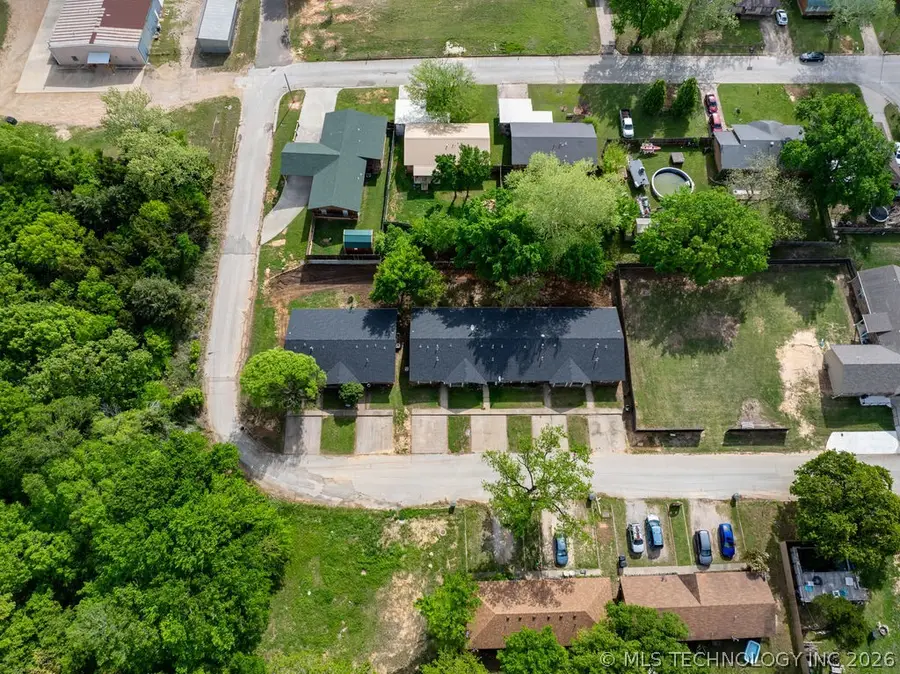 708 Oakdale Lane #D, Madill, OK 73446 - #2