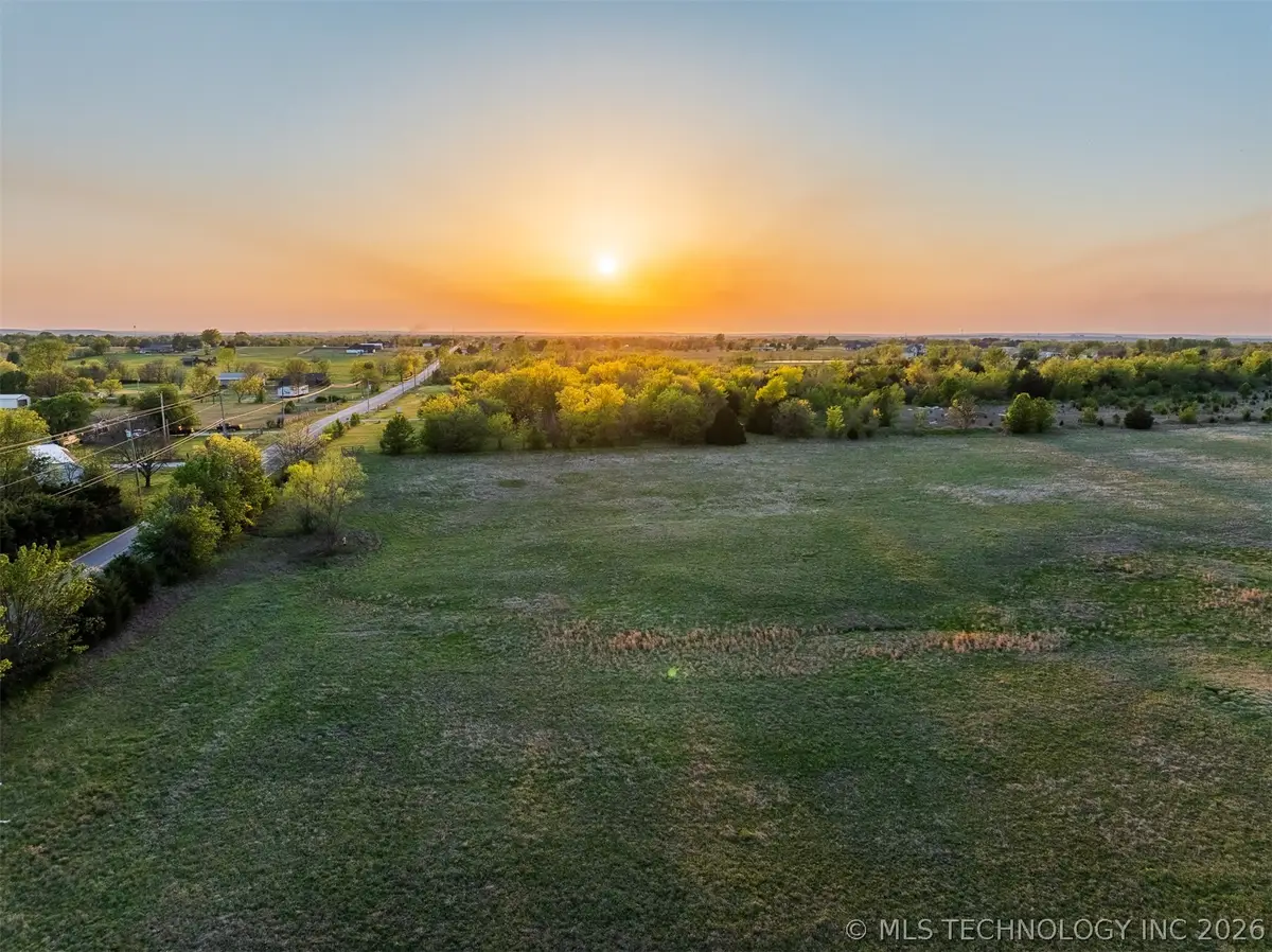 6 N Memorial Drive, Owasso, OK 74055 - #1