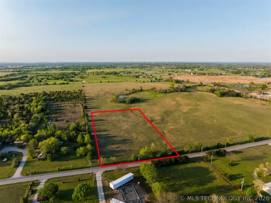 6 N Memorial Drive, Owasso, OK 74055 - #2