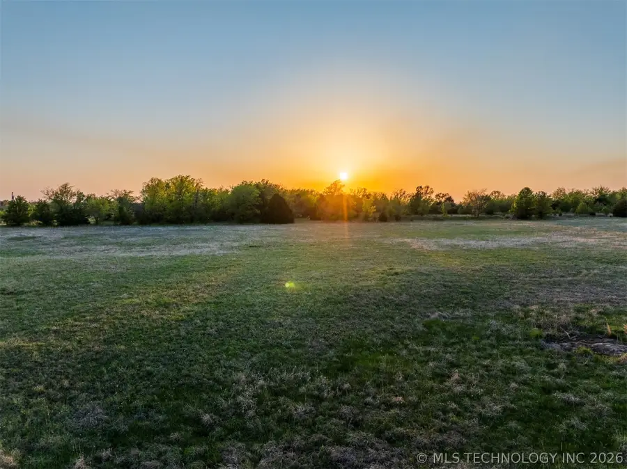 6 N Memorial Drive, Owasso, OK 74055 - #3