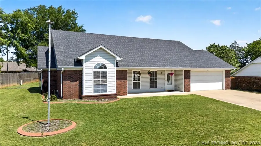 1602 Cottonwood Drive, Poteau, OK 74953 - #2