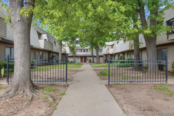 2215 E 66th Place S #10B6, Tulsa, OK 74136