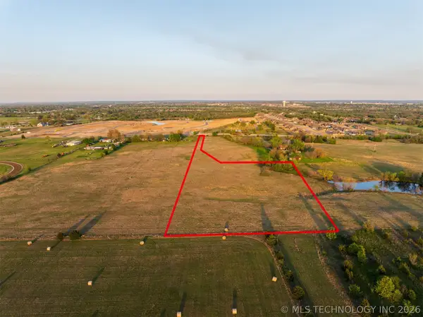 2 N Memorial Drive, Owasso, OK 74055