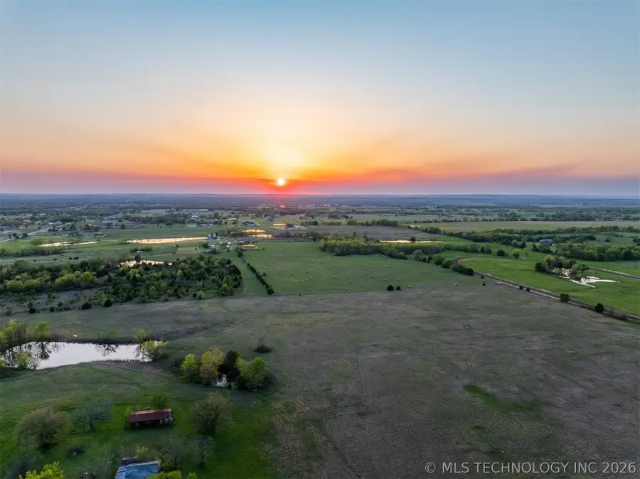 2 N Memorial Drive, Owasso, OK 74055 - #2