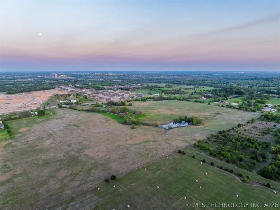 2 N Memorial Drive, Owasso, OK 74055 - #3