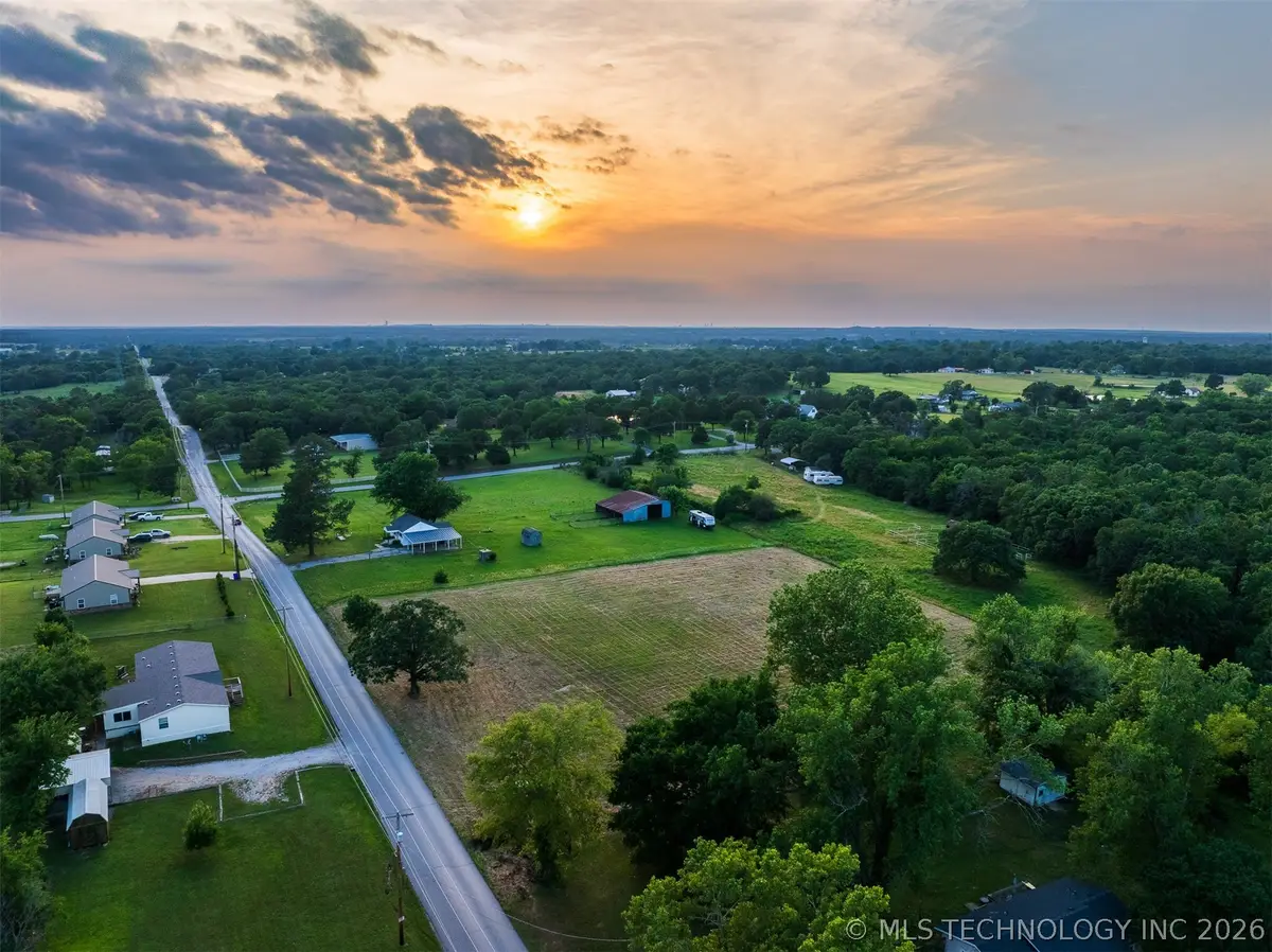 2 E 121st Street, Coweta, OK 74429 - #1